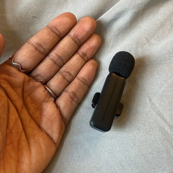POSHMARK #POSHLIVE SHOW HOST CLIP ON MICROPHONE FOR IPHONE OR IPAD ARRIVES NEW